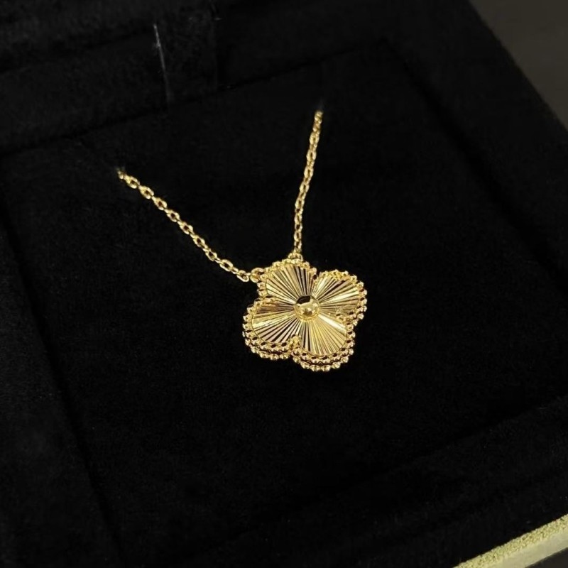 四叶草项链18K玫瑰金红玉髓孔雀石吊坠轻奢高级感女友情人节礼物