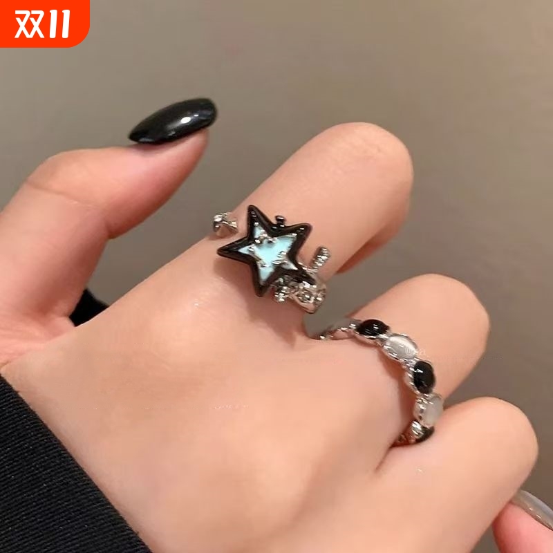 一个复古黑色系开口戒指