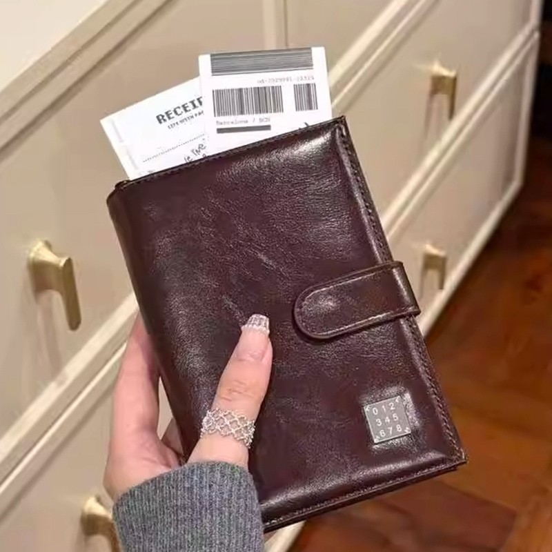 新款出国护照夹钱包证件包卡包一体多功能旅行证件包皮质护照包女