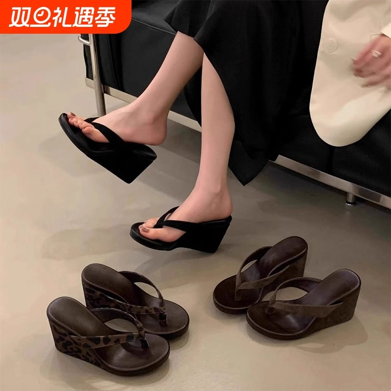 增高8CM圆头坡跟夹脚趾人字拖鞋女夏季外穿新款沙滩高跟凉拖鞋子