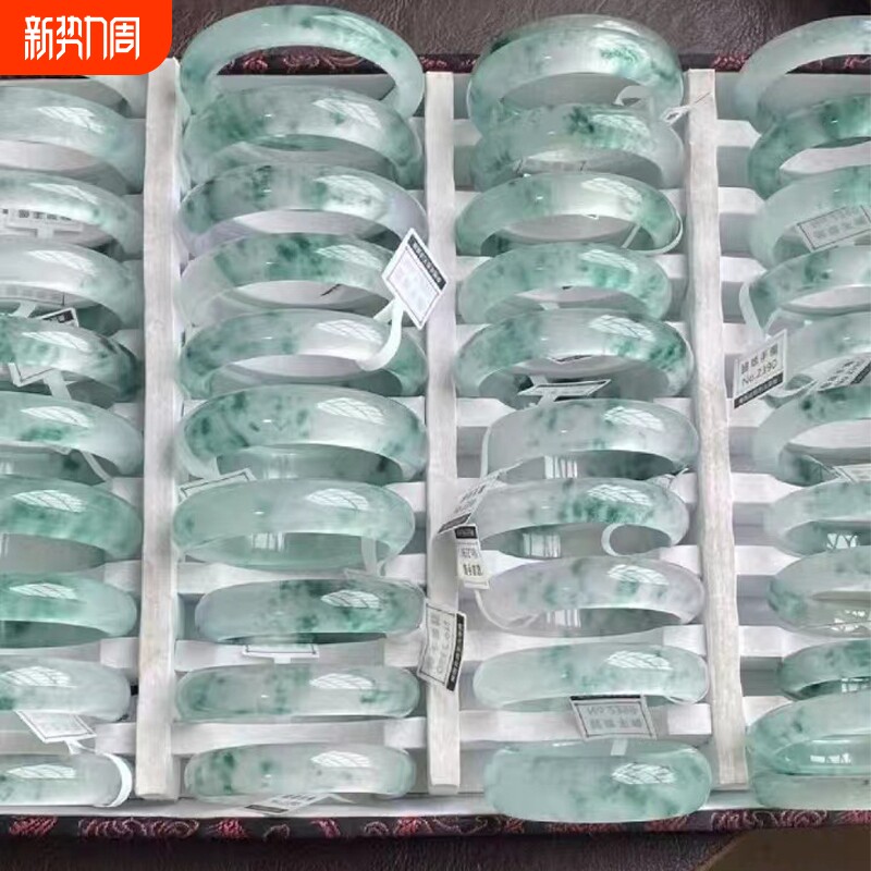 冰种冰透飘花玉镯子石英岩高冰手镯翡翠色女款扁镯独龙玉平替正品