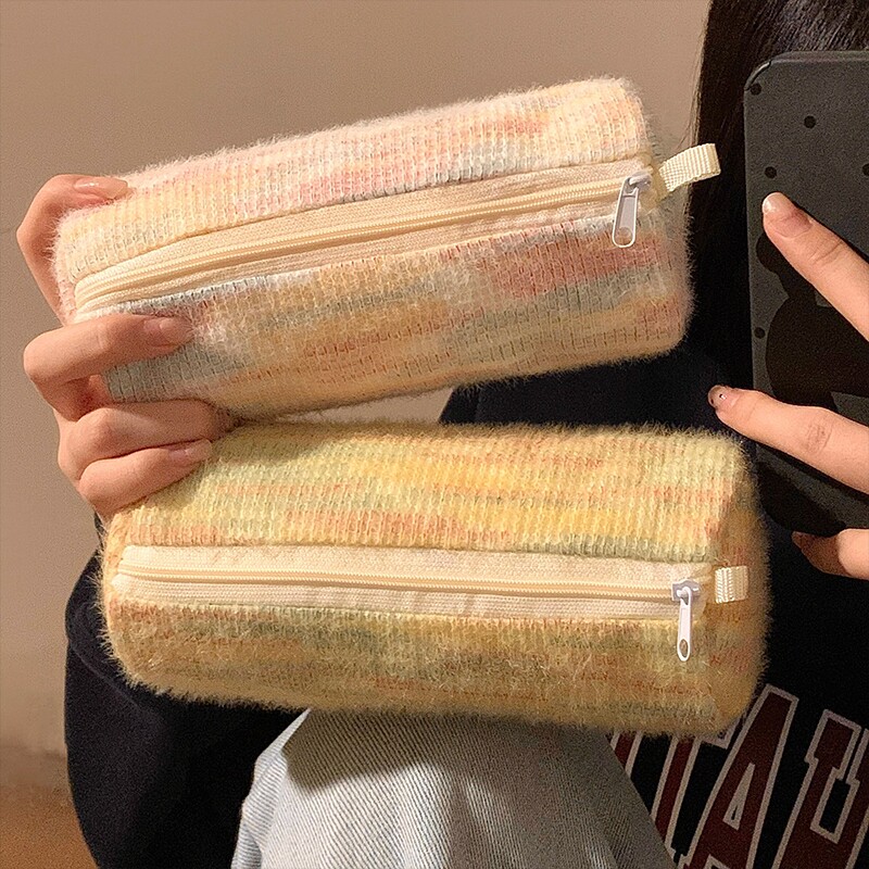 毛绒绒针织笔袋文具盒文具袋图片