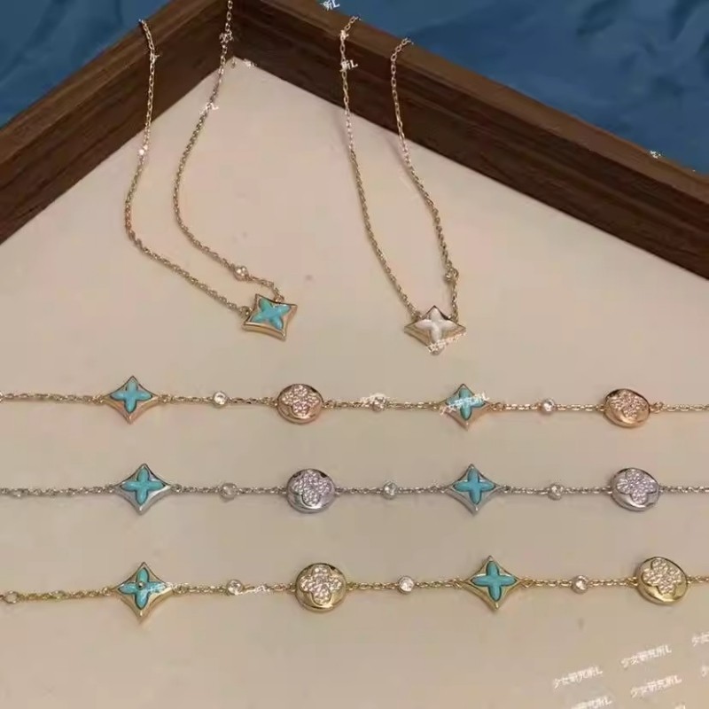 高版本菱形贝母项链纯银18K五花四叶草手链轻奢耳钉戒指套装黄金