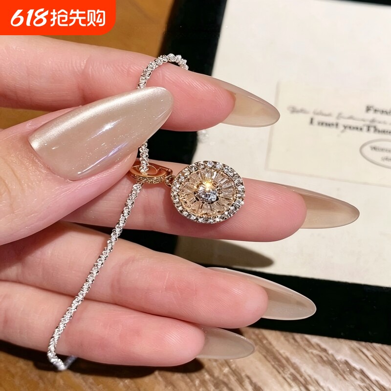 锆石项链女2026新款颈链轻奢高级感小众独特吊坠锁骨链精致金色