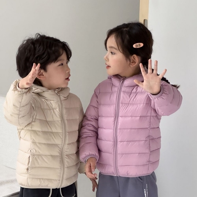 鸭鸭儿童轻薄羽绒服中大童宝宝男女孩短款连帽保暖外套红色白鸭绒