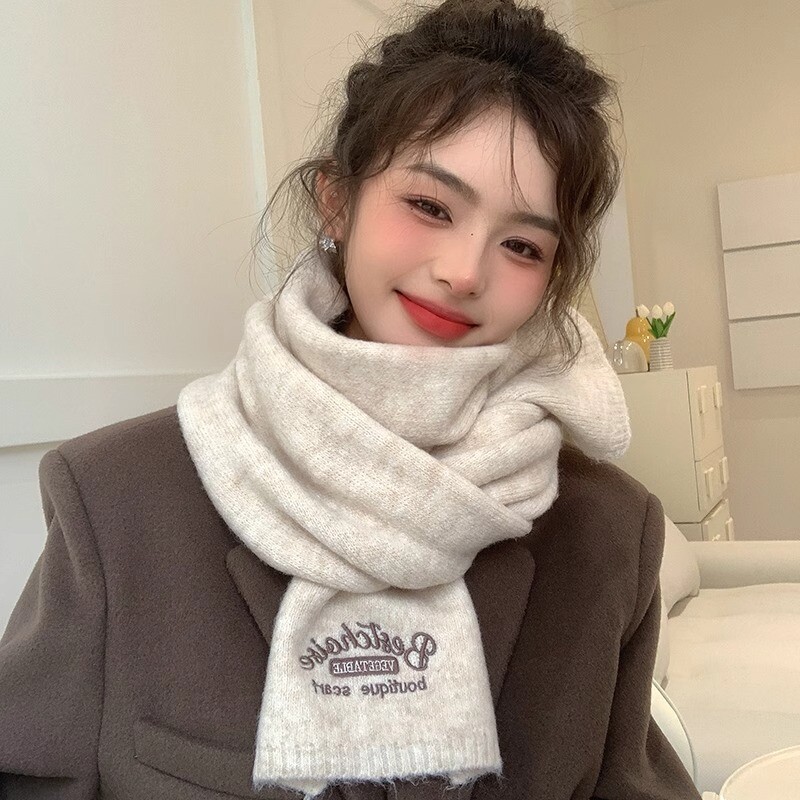 围巾女秋冬季2025新款百搭刺绣学生情侣保暖纯色日系保暖小围脖男