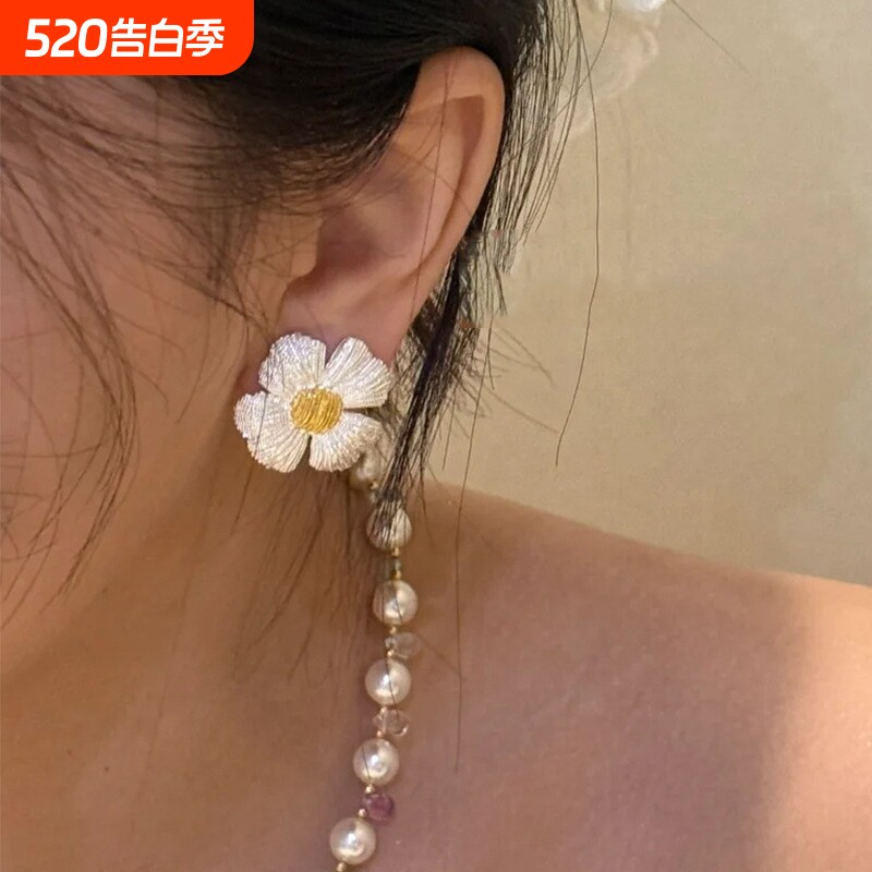 法式气质时尚雏菊拉丝耳钉高级感海边度假风耳钉轻奢精美耳饰品