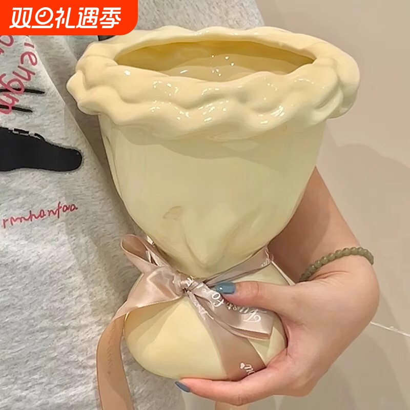 新家的100个快递陶瓷花瓶摆件客厅插花瓶奶油风手捧花束造型装饰