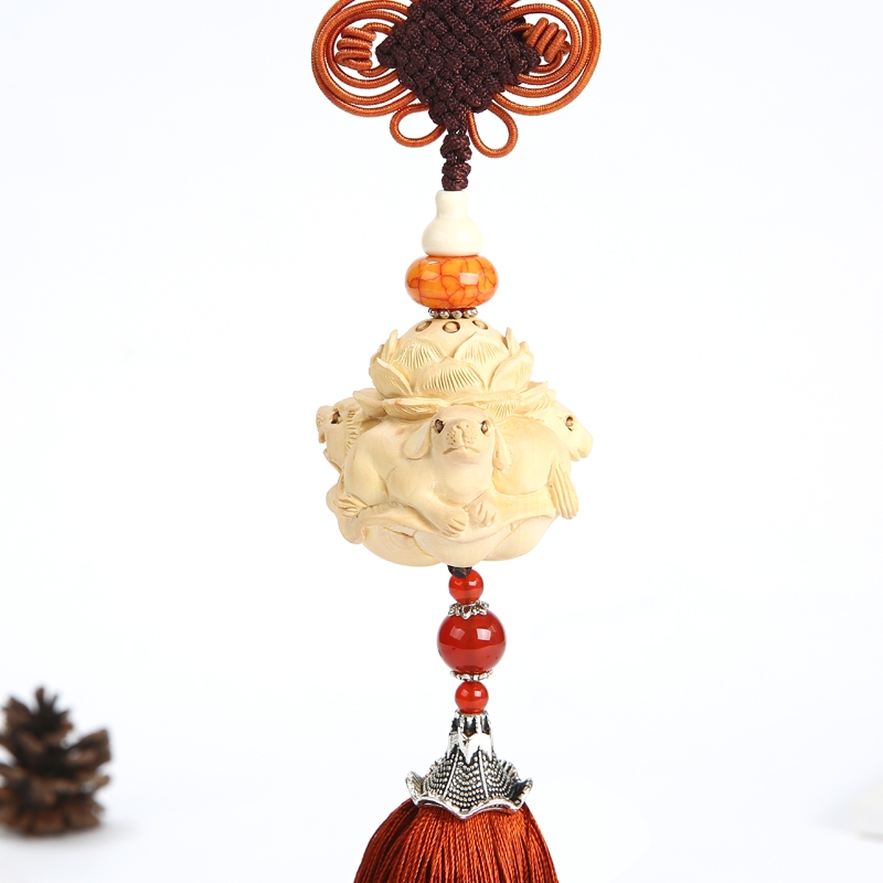 黄杨木三合生肖汽车内挂件