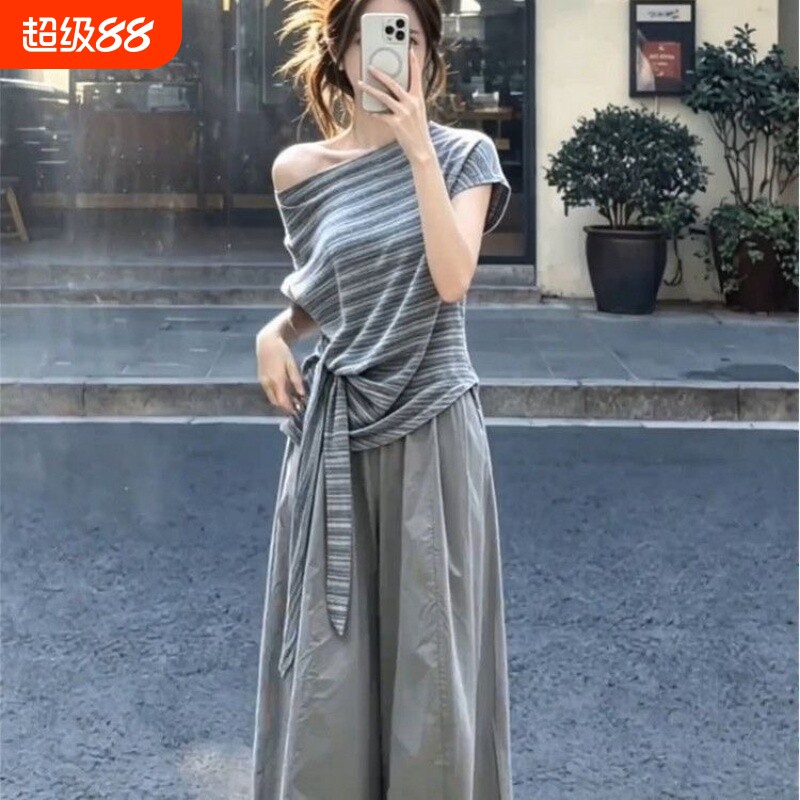 韩系超好看松弛感穿搭一整套女夏季斜肩条纹上衣休闲裤子两件套装图片