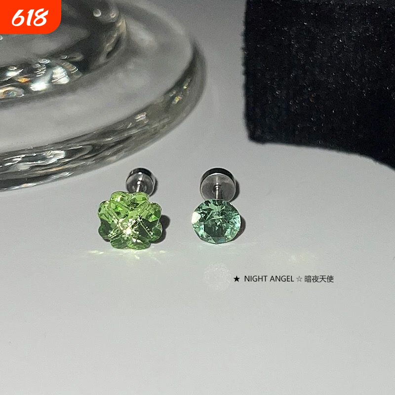 RitaZoo最近沉迷在四叶草花花感耳骨钉钛钢耳钉免摘螺旋锆石爱