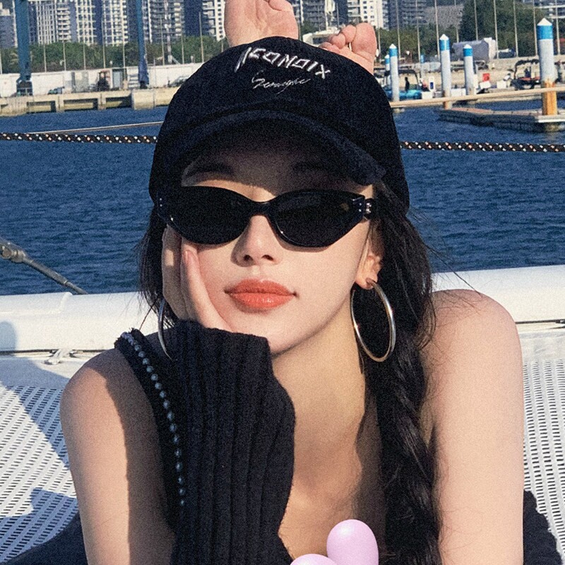 新款墨镜女款2026高级感海边防晒防紫外线窄框猫眼太阳眼镜潮圆脸