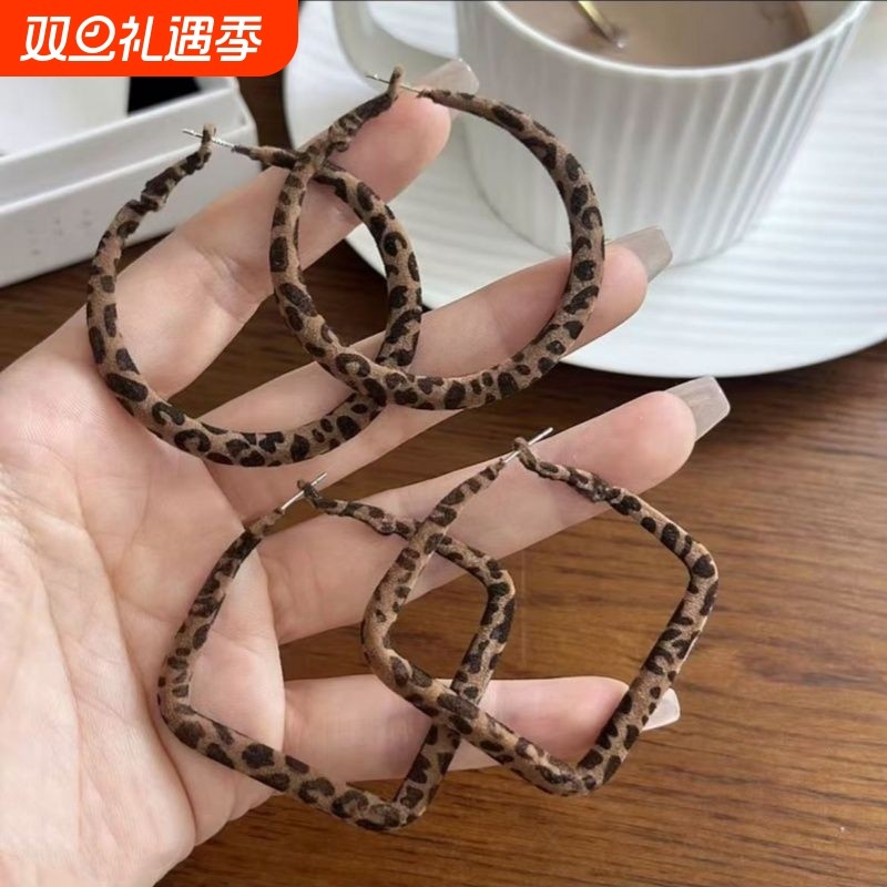 欧美时髦洋气气质美拉德豹纹植绒耳环夸张独特圆圈方形大耳圈耳钉