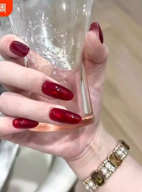 新年战甲车厘子红宽光猫眼穿戴甲秋冬高级感美甲片镶钻红色中长款