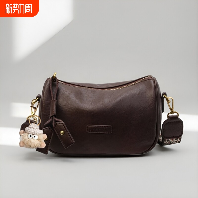 伊布古奇今年流行包包2025新款斜挎包女士复古小众枕头包腰包单肩