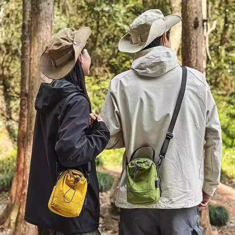 户外徒步便携水壶包包轻量化斜挎小包包运动手机包多功能随身小包