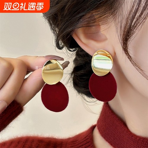 安可拉红不对称圆片耳环纯银小众独特丝绒耳钉2025新爆款高级耳饰