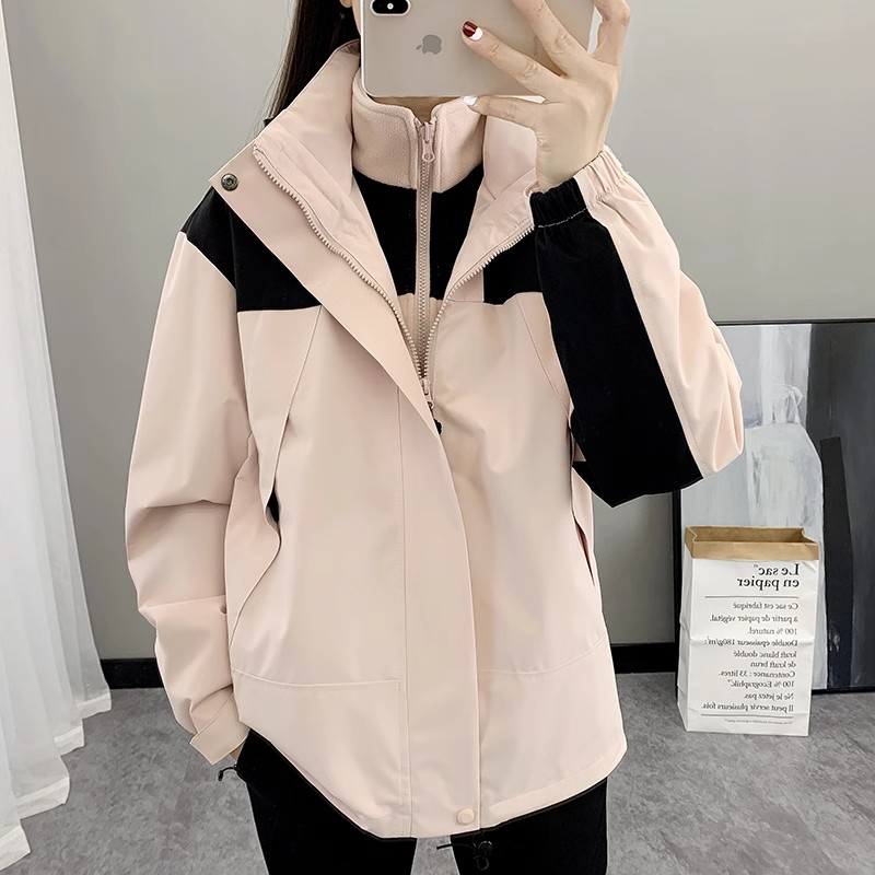 冲锋衣外套女户外2025新款防风防水三合一可拆卸登山内胆防雨背面