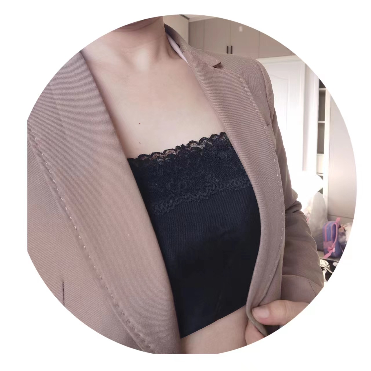 夏季一片式防走光抹胸遮胸神器女内衣打底裹胸遮羞布V领蕾丝胸贴