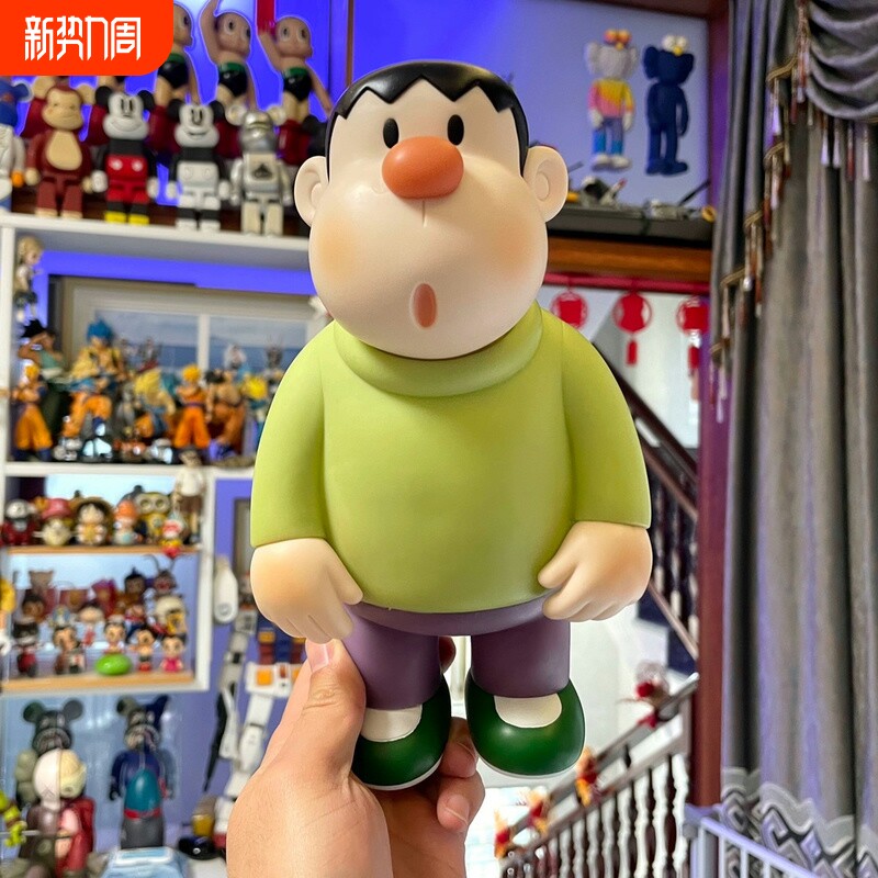 歪头胖虎手办桌面大号摆件办公桌家居饰品客厅玄关装饰品装饰红色