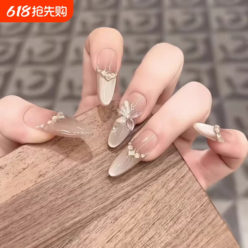 2025春夏新款设计师款猫眼高级感轻奢手工美甲贴片穿戴甲