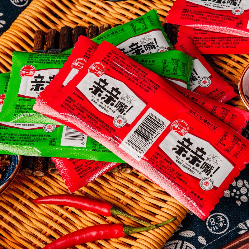 亲亲嘴辣条休闲零食网红面筋食品8090儿时怀旧小吃亲嘴烧经典香辣