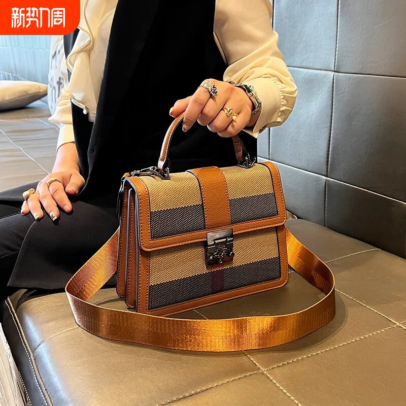 格纹手提包包女2026新款潮时尚真皮高级感单肩小方包女百搭斜挎包