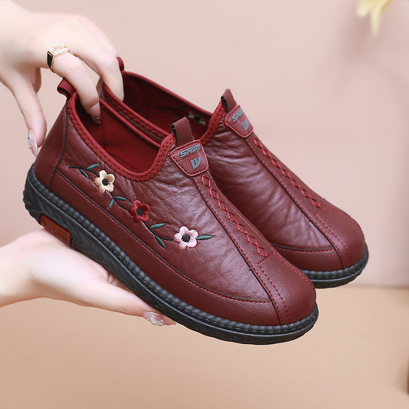 老北京布鞋春秋女鞋休闲轻便中老年妈妈鞋平底软底防滑舒适奶奶鞋