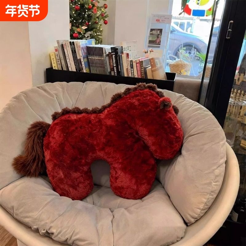 小马抱枕客厅沙发靠枕2026马年新年吉祥物生肖马毛绒玩偶靠垫卧室