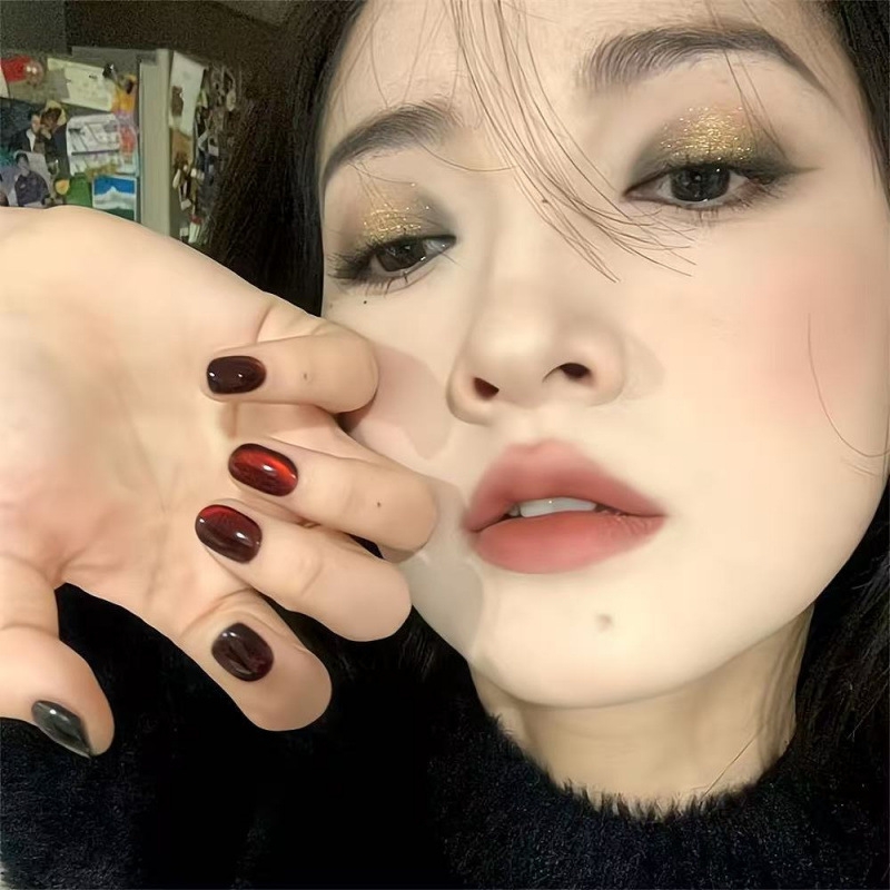 新娘款安可拉红猫眼穿戴甲短款in