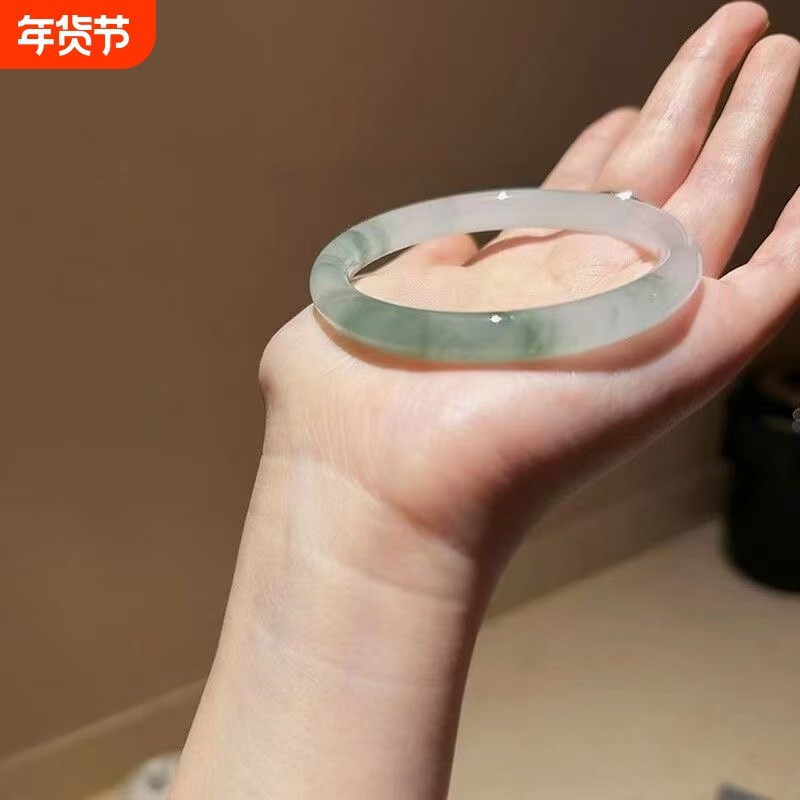 爆款仿新疆爆款天山翠手镯女款冰种飘花玉镯子圆条翡翠色镯子送礼