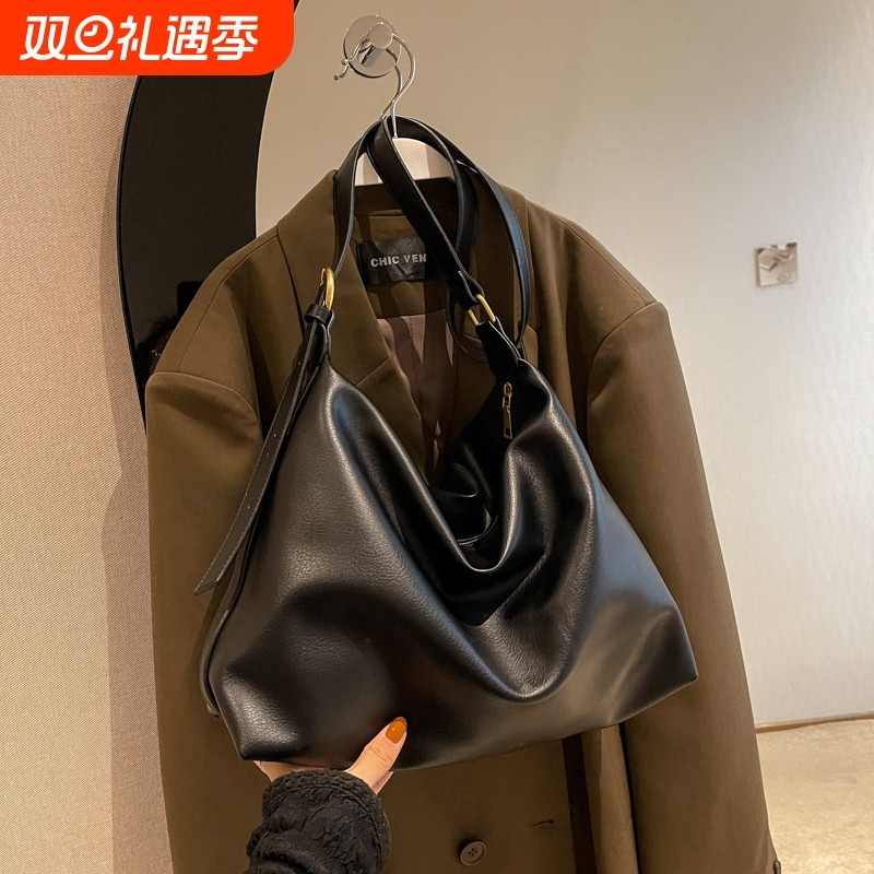 大容量包包女2025秋冬新款简约洋气小众通勤百搭休闲斜挎托特包