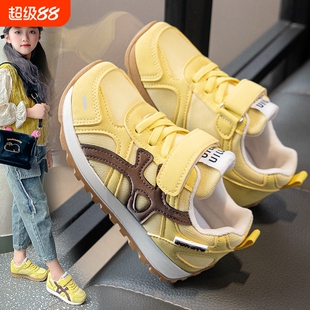 女童鞋子儿童德训运动板鞋2026新款女宝春季大童阿甘超火软底春款