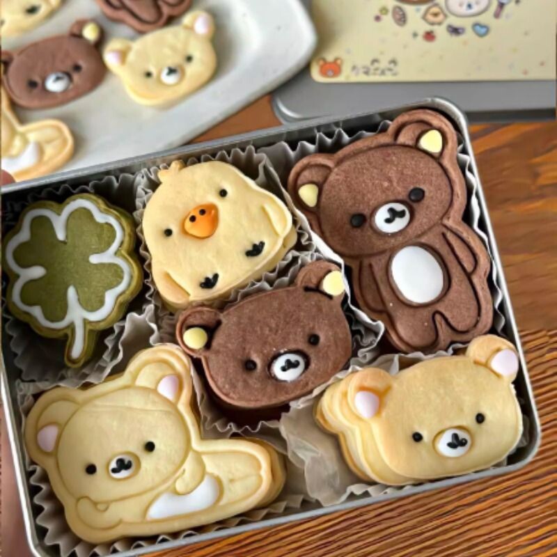 新年轻松熊饼干礼盒大铁盒曲奇元旦送礼正品办公室小零食盒装年货