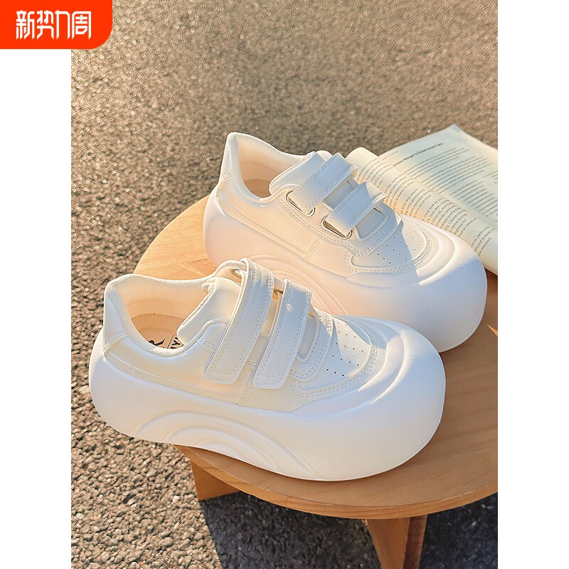 2026新款厚底小白鞋女时尚轻便休闲鞋百搭大头面包鞋配阔腿裤鞋子