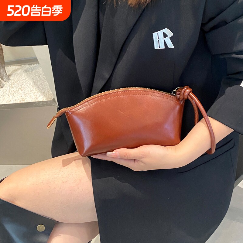 女士百搭小包包手拿单肩斜挎包2026新款女式高级感拉链手机手抓包
