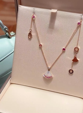 2025新款七夕限定18k玫瑰金粉蓝宝白贝母钻石扇形项链裙子锁骨链