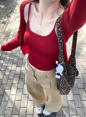 红色吊带背心女夏季修身显瘦带胸垫打底内搭无袖绝美上衣外穿比例