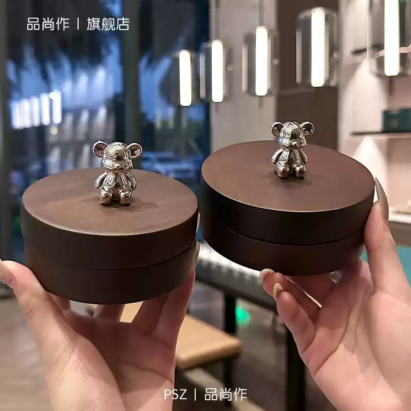 小众轻奢小熊烟灰缸胡桃木家用高级感创意带盖防飞灰客厅床头烟缸