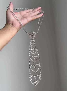 欧美时尚配饰新款三角形领结项链个性小众爱心领带精致百搭锁骨链