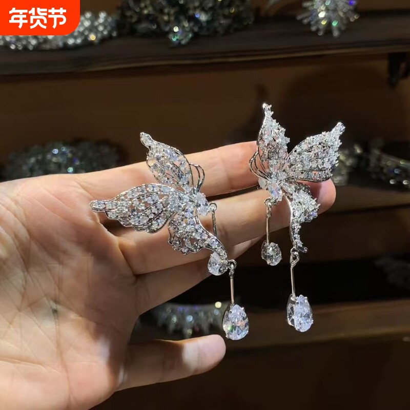 新娘饰品闪钻耳夹蝴蝶精美耳骨夹耳饰轻奢气质时尚设计感婚礼搭配