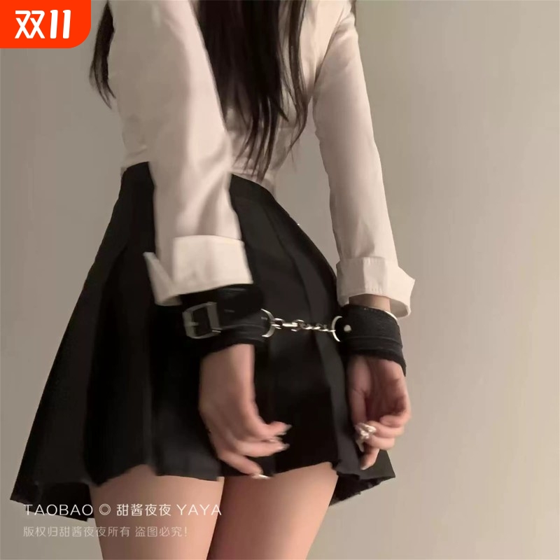 道具手铐毛绒pu皮革剧本杀游戏道具手链加重情侣加厚脚铐男女铃铛