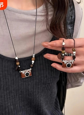 复古棕色胶片相机项链
