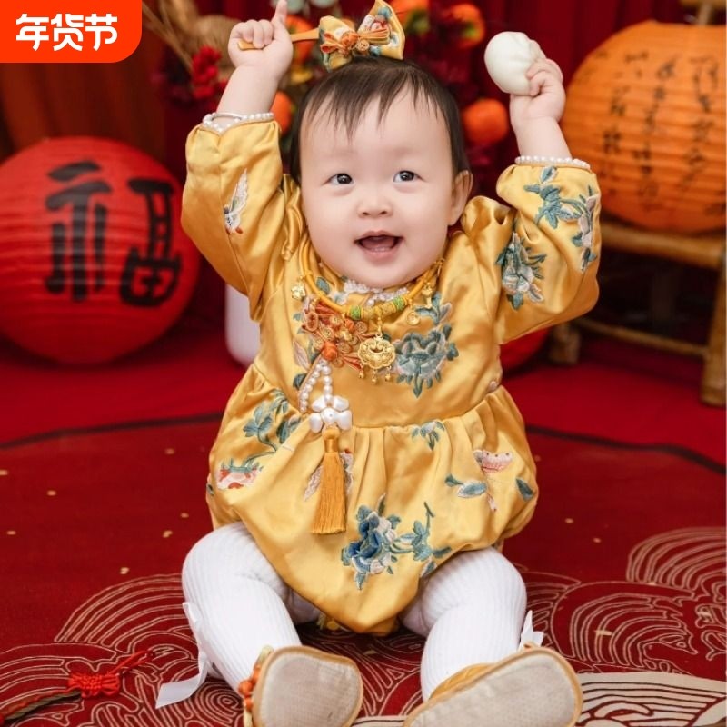 周岁女宝礼服中式旗袍金色百天宝宝连体抓周宴冠衣春夏季高端唐装