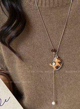 毛衣链项链2026新款小马吊坠女秋冬长款复古本命年配饰新抽拉