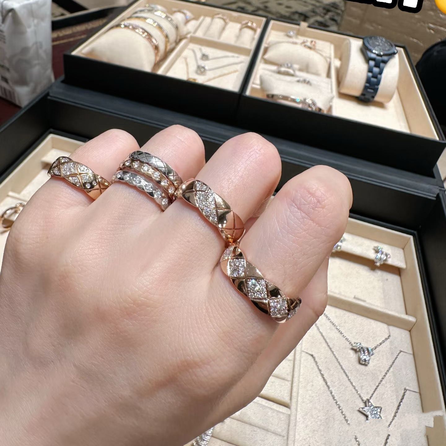 全新高定品质CNC版coco菱格宽版戒指叠戴18k小香风玫瑰金白金带钻