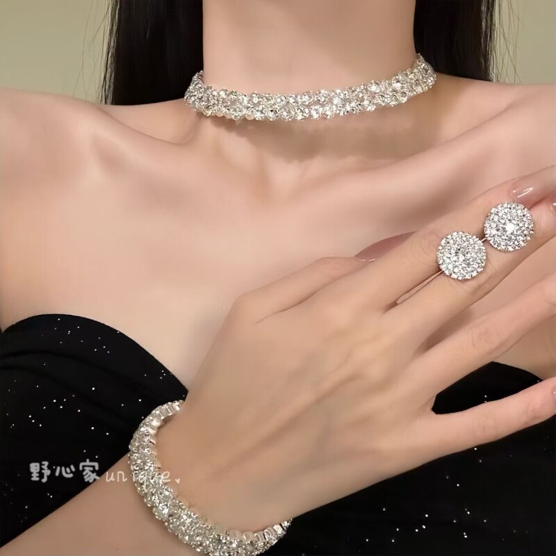 名媛千金气质爆闪项圈轻奢设计感晚礼服套装配饰项链多层锁骨手镯