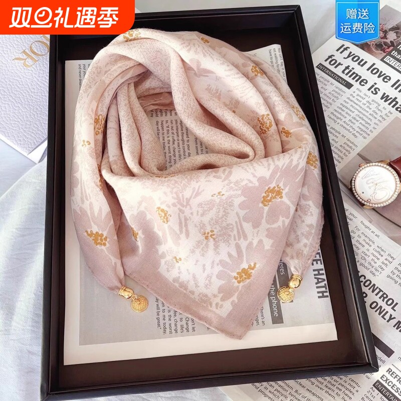 2025新款磁吸扣方巾三角巾时尚高级感围脖护脖保暖丝巾小方多功能