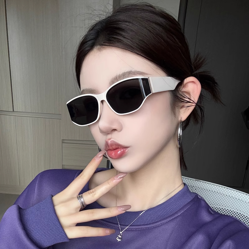 欧美复古猫眼高级感墨镜女方圆脸曲面潮2025新款防紫外线太阳眼镜