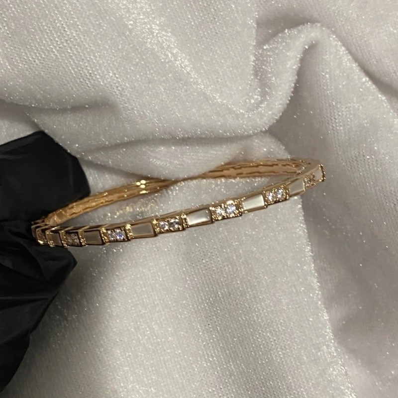 高版白贝母手镯女镶钻ins小众18k玫瑰金满天星高级感轻奢蛇骨手